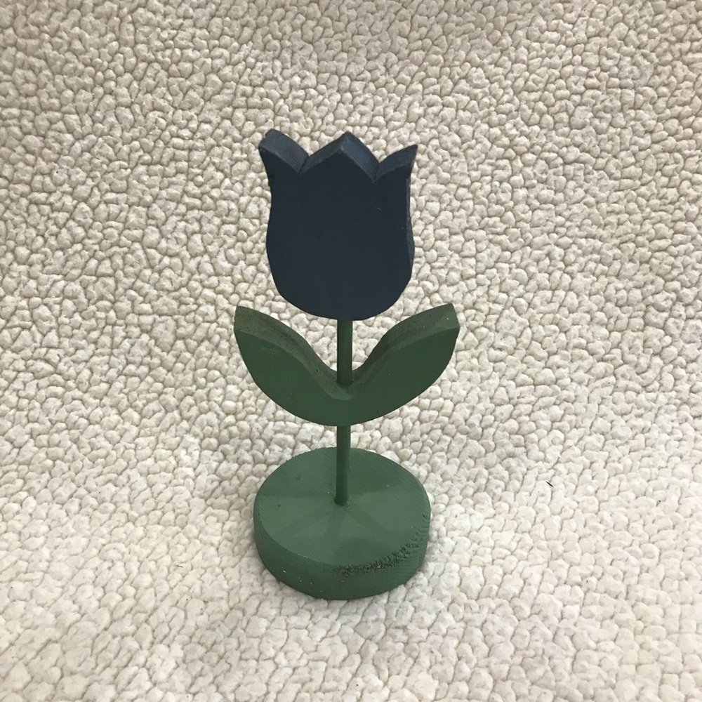 Wood Flower Blue & Green Floral Tabletop Decor
8” H x 3.5” W x 3.25
Can Repaint - Picture 2 of 13